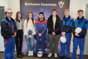 Unsere Azubis zu Industriekaufleuten und Industriemechanikern